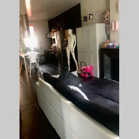 T4 Spacieux Dans Quartier Anime De Ideal Pour Visa Pour L'image Apartman