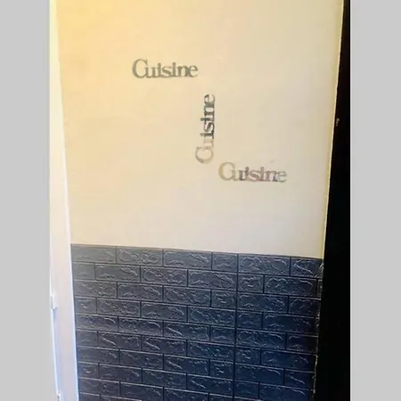 Διαμέρισμα T4 Spacieux Dans Quartier Anime De Ideal Pour Visa Pour L'image Περπινιάν